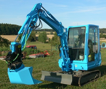 Minirypadlo Takeuchi TB228